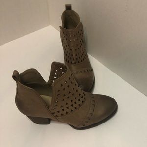 Mata Heeled Booties